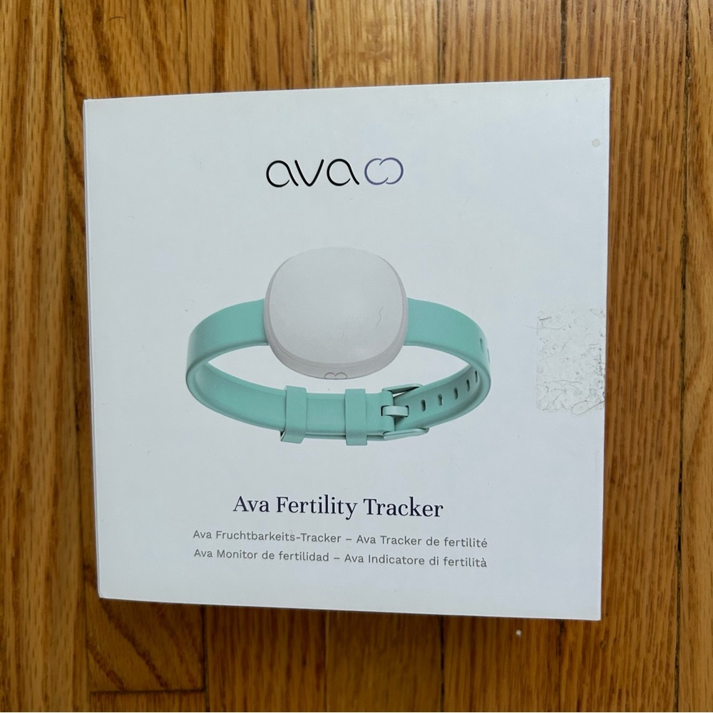 AVA 2.0 Fertility Tracking Bracelet with replacement loops